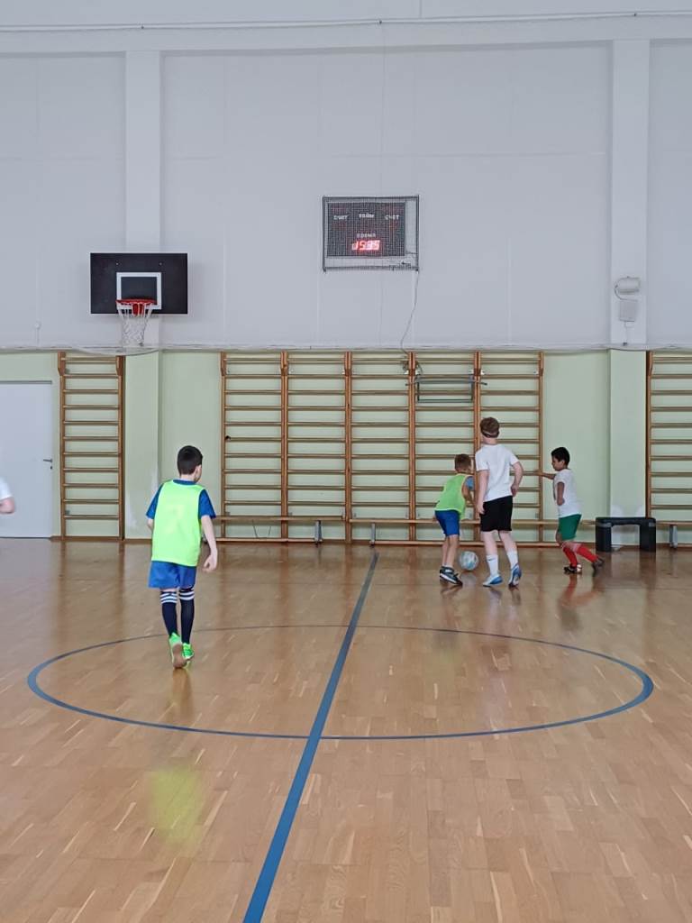 123 (45) 123 (45)